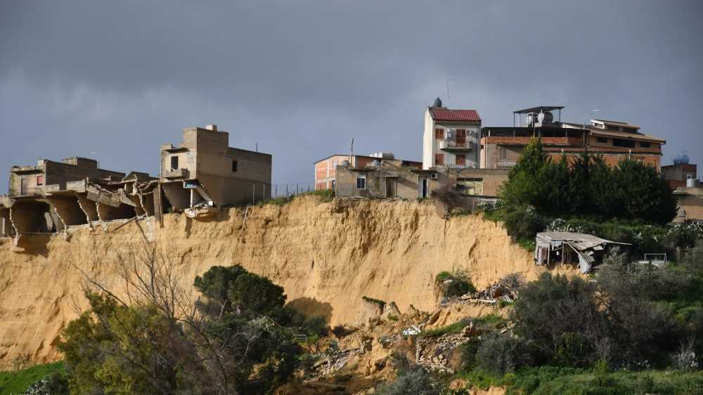 Frana di Niscemi, svolta in Procura: 13 indagati tra ex presidenti e vertici regionali