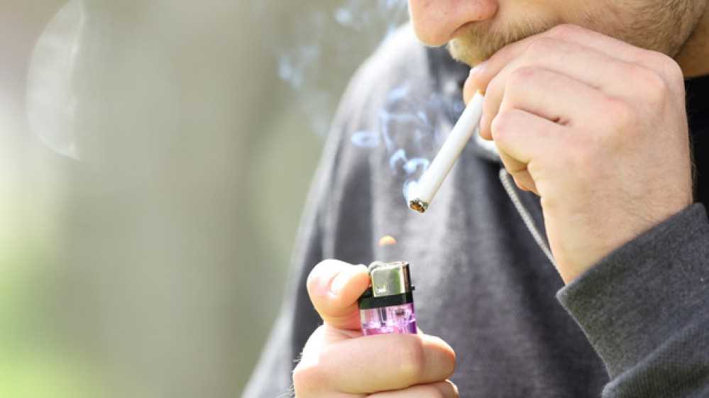 Fumo, rapporto Eurispes, stabili i fumatori in Italia, la sigaretta tradizionale resta il prodotto più diffuso