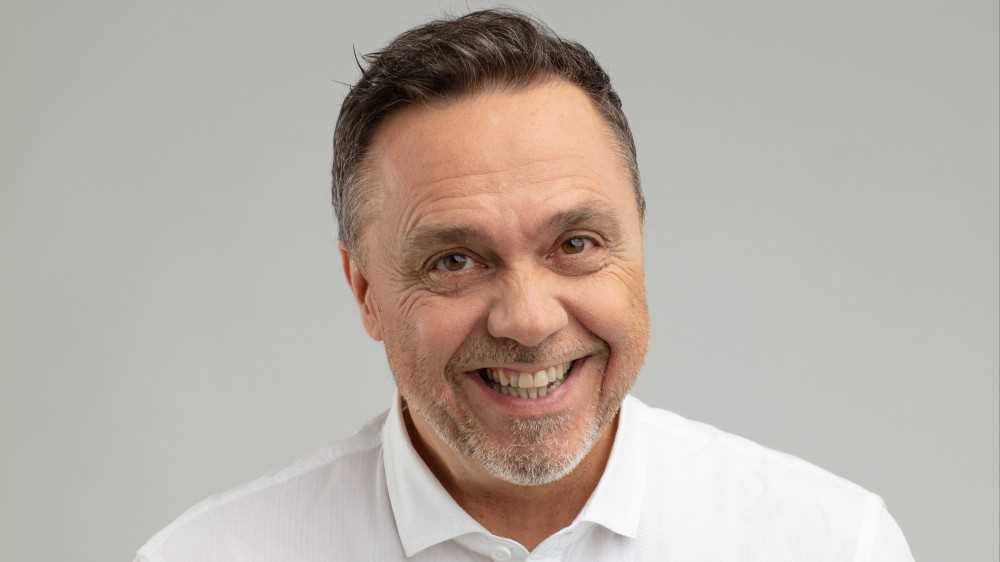 Gabriele Cirilli in diretta a RTL 102.5: “Il mio tormentone estivo celebra il ritorno alla normalità, alla voglia di divertirsi"