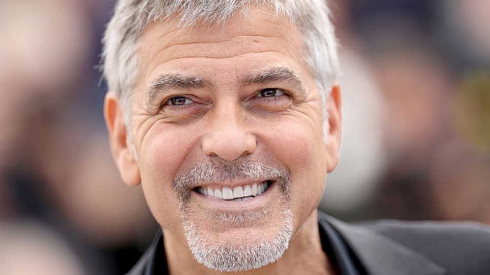 George Clooney regala un milione di dollari a testa ai suoi 14 migliori amici, gli sono stati vicini nei momenti peggiori