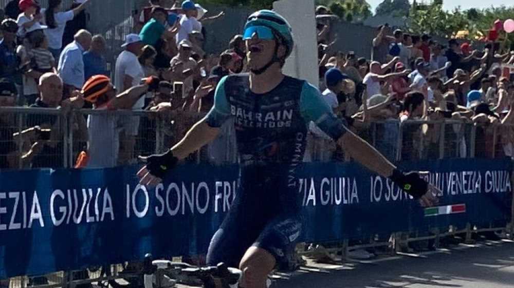 Giro d’Italia, a Novi Ligure colpo vincente del belga Segaert