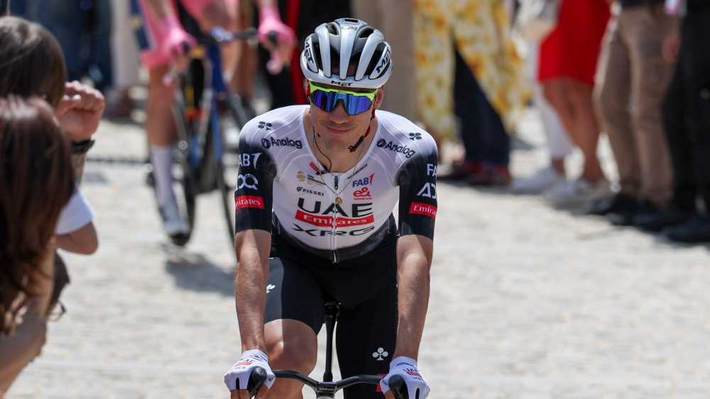 Giro d’Italia, arrivo in salita a Tagliacozzo, tappa ad Ayuso e maglia rosa a Roglic