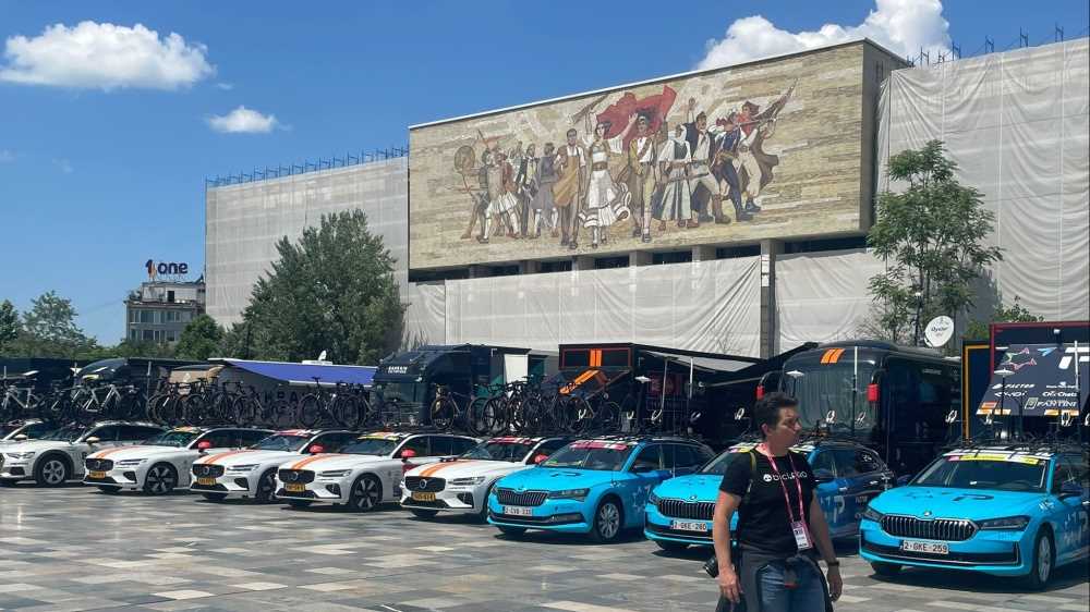 Giro d’Italia: crono a Tirana, città di contraddizioni che guarda al futuro