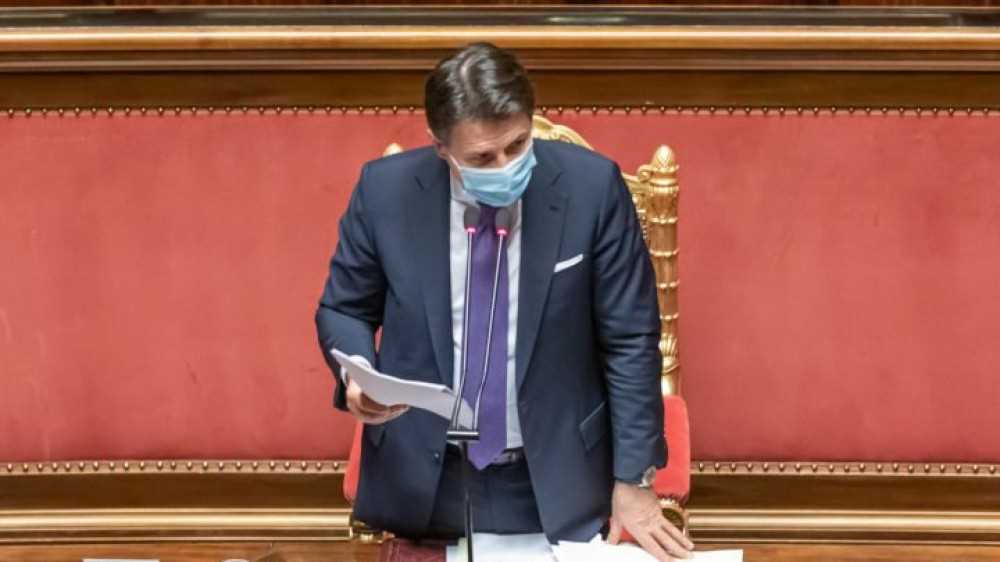 Crisi, il governo incassa la fiducia anche del Senato ma è senza maggioranza assoluta; il centrodestra invoca l’intervento del Quirinale