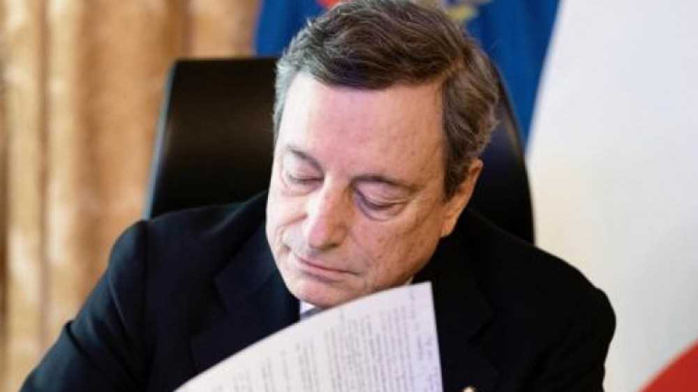 Governo, il premier Draghi in Parlamento attacca duramente le Regioni: anziani trascurati per altri gruppi