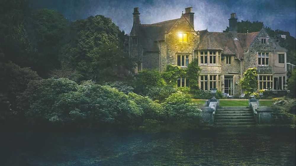 I libri da leggere della settimana, tra “L’alchimista”, “Le regole della moglie perfetta”, “La cena dei sospetti” e “Assassinio in Cornovaglia”