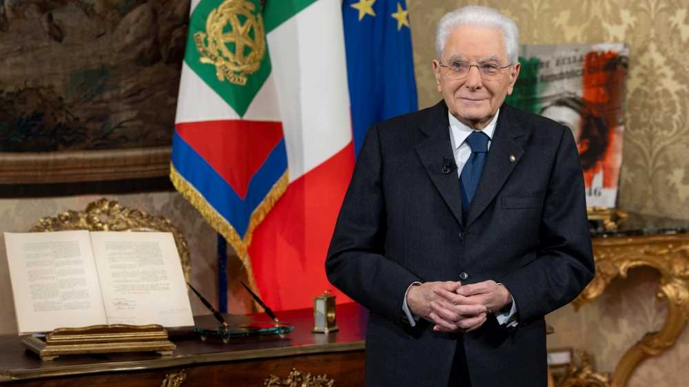 Il discorso di fine anno di Mattarella. La pace, la Repubblica mosaico che impegna ciascuno e ai giovani dice "non rassegnatevi"