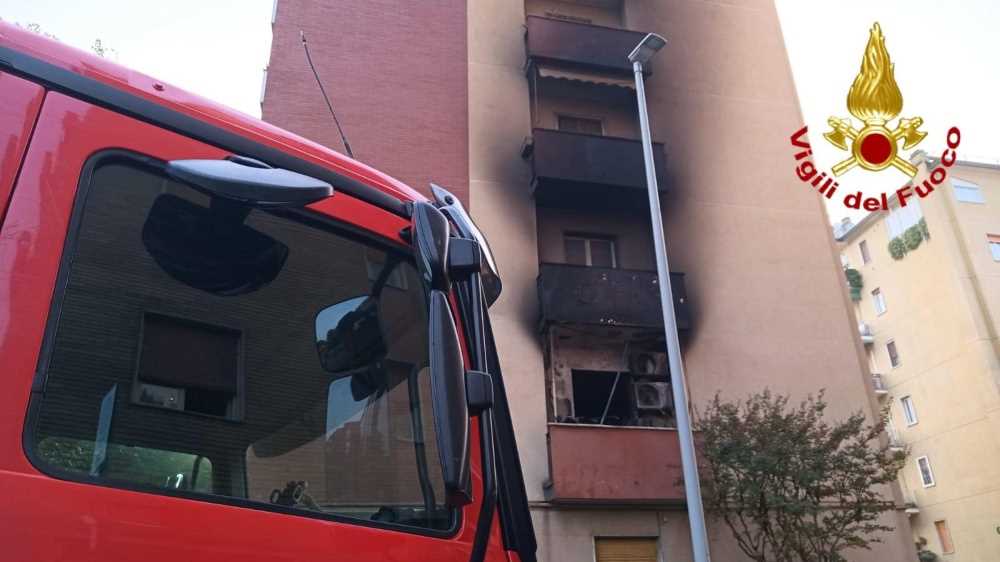 Milano, incendio nella notte in una palazzina di Cornaredo, tre i morti