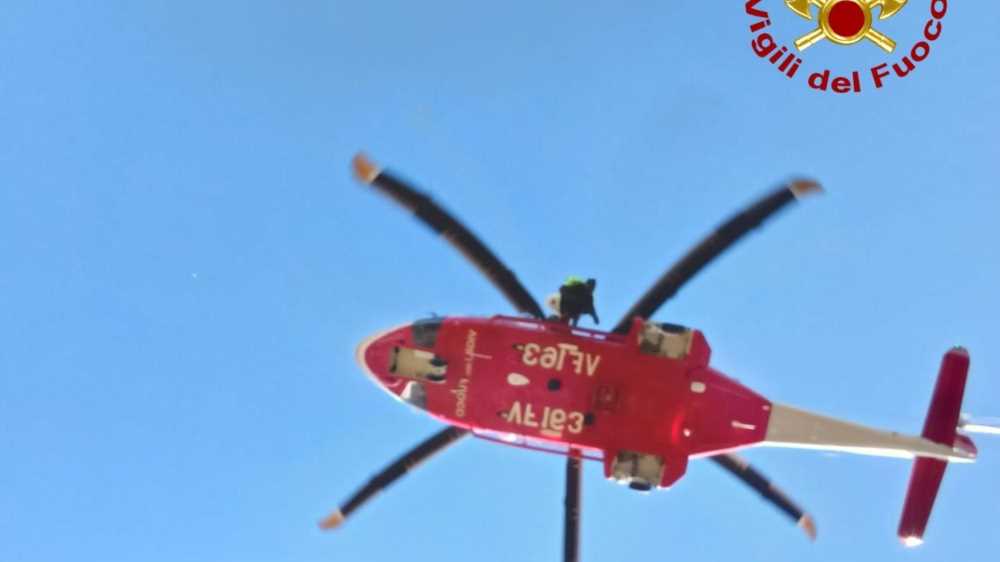 Individuato l'elicottero scomparso dai radar domenica. Un cumulo di rottami sull'Appennino toscano