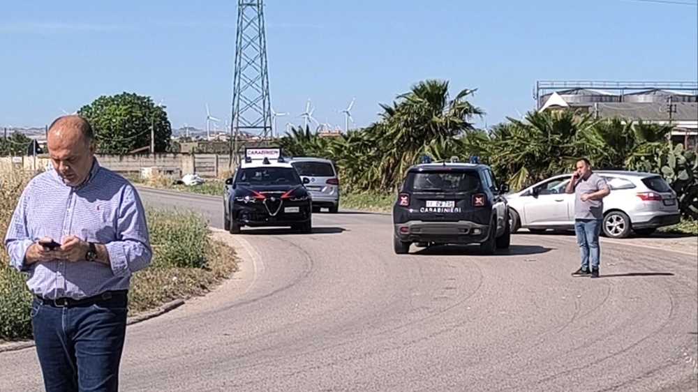 Inseguimento e schianto nella notte nel foggiano: muore 16enne, quattro ragazzi feriti nell’auto