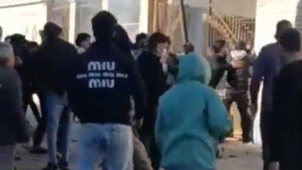 Iran, proteste senza tregua e repressione: il regime accusa l’Occidente mentre cresce il bilancio delle vittime