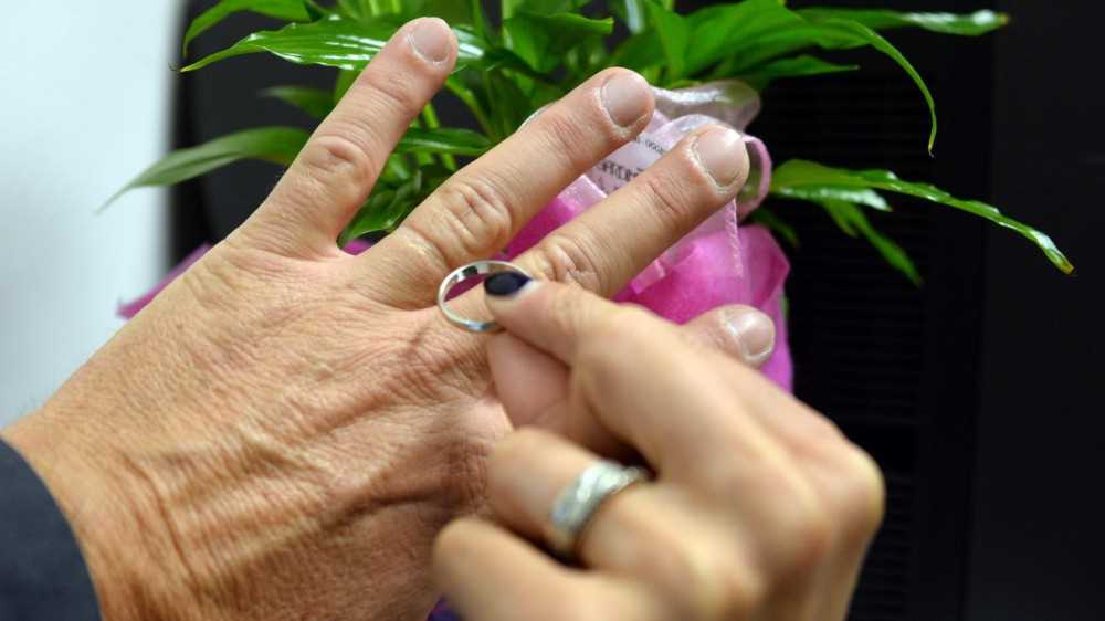 Istat; a causa della pandemia, in Italia le coppie scoppiano sempre di più, il Covid fa crollare nozze e unioni
