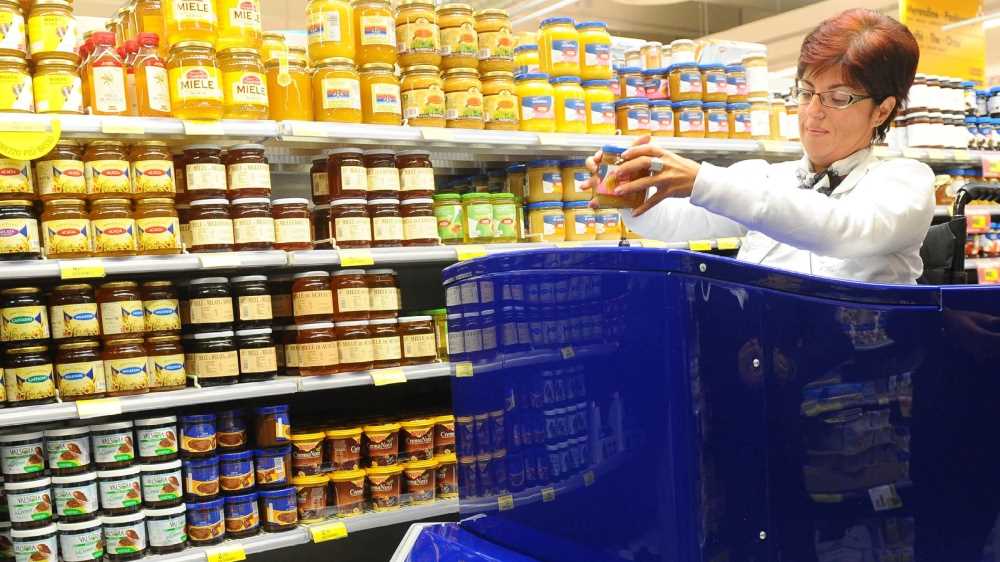 Istat, l'inflazione sale all'1,5% nel 2025, corrono i prezzi del carrello della spesa: +24%. Pesano gli energetici