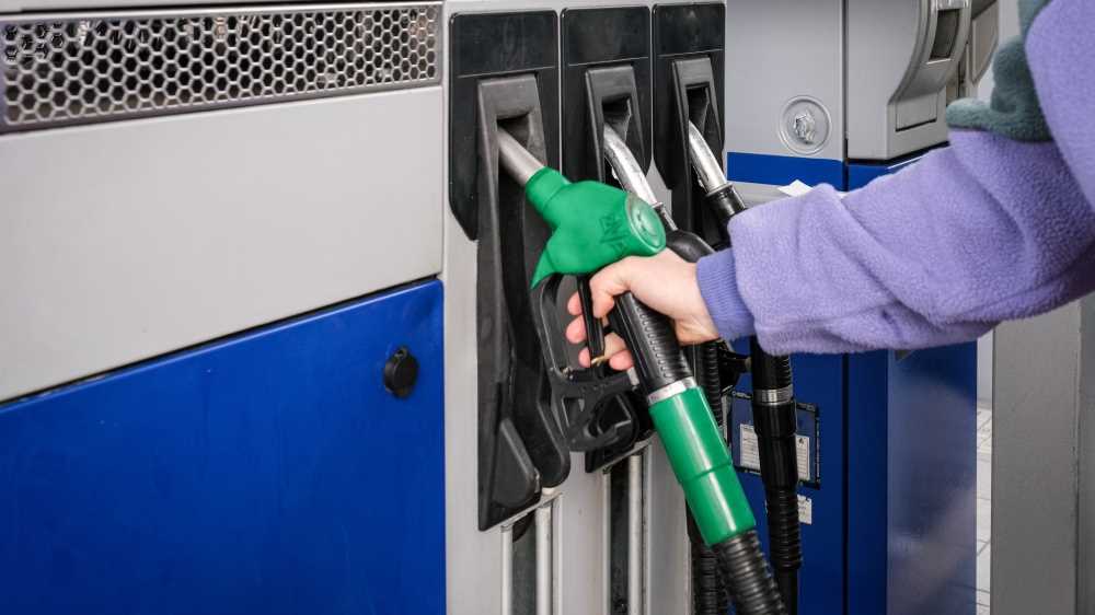 Italia dice no al bando dei motori a benzina e diesel. Il nodo nucleare