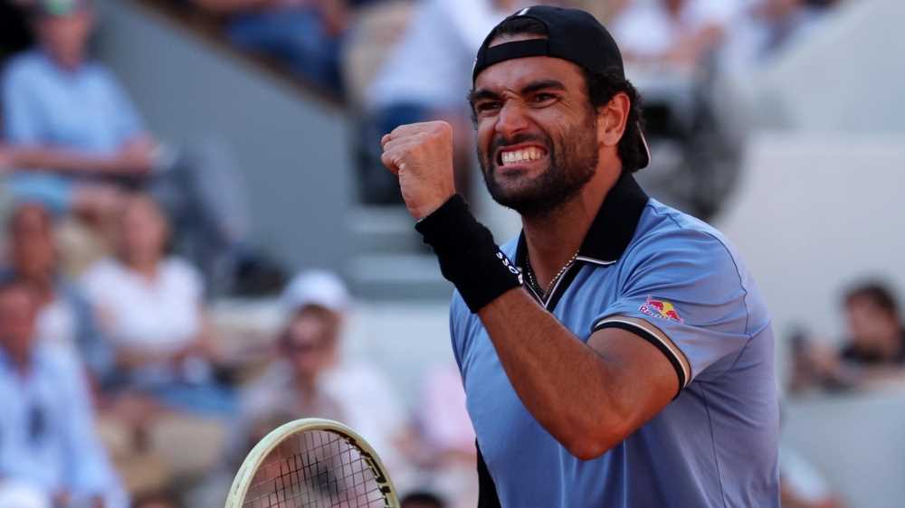 L'Italia domina il Roland Garros anche senza Sinner: Cobolli, Berrettini e Arnaldi volano ai quarti di finale