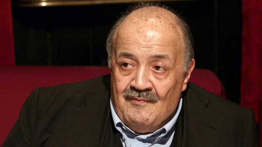 L'ultimo saluto a Maurizio Costanzo, folla di fan in Piazza del Popolo