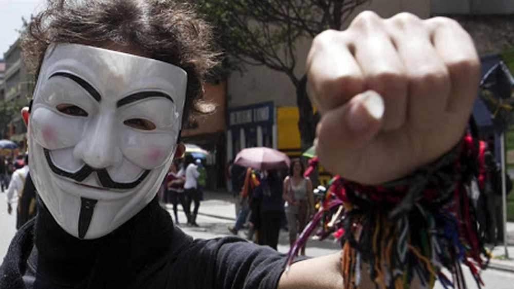 La cyber offensiva di Anonymous. Le ragioni della tech war alla Russia in un video
