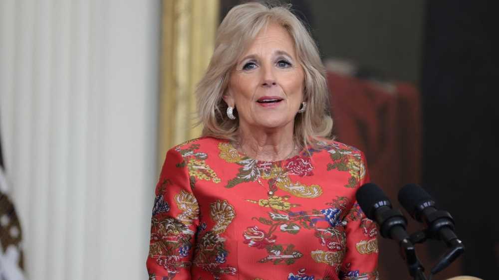 La moglie di Biden fa scalo a Napoli per mangiare la pizza. Parla il titolare della pizzeria, ho vissuto la scena di un film