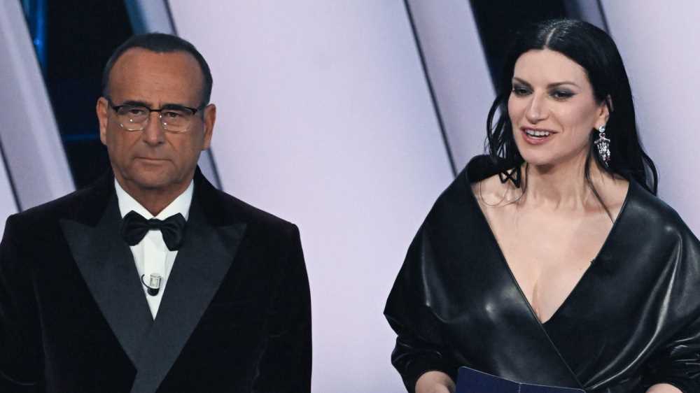 La serata delle cover: il teatro Ariston si scalda con i duetti. Tutto quello che c'è da sapere