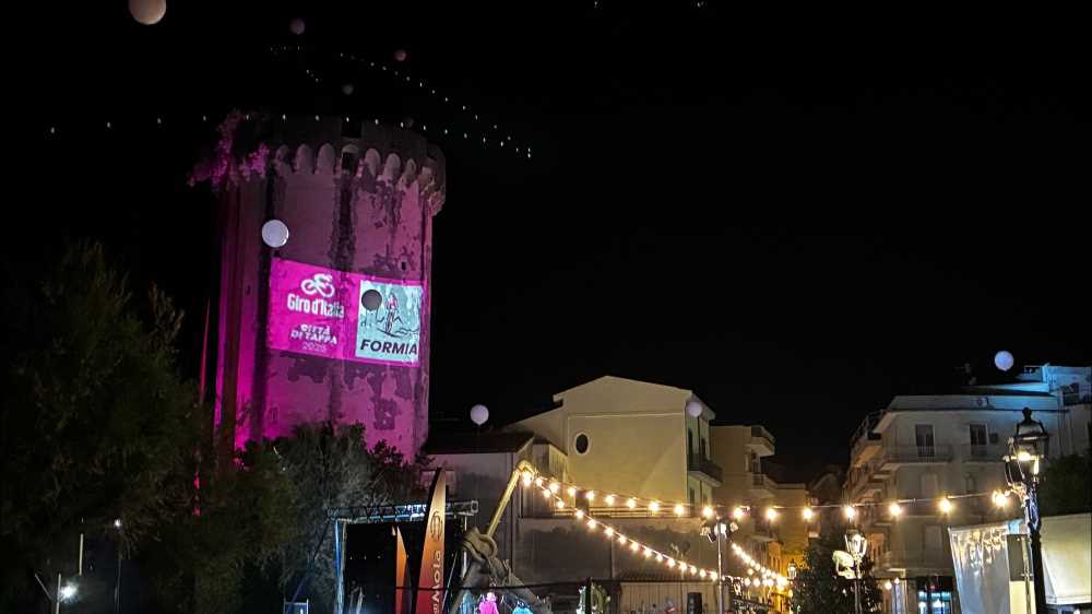 La settimana tappa del Giro d’Italia: dal Golfo di Gaeta alle montagne della Maiella. Tra fascino e fatica