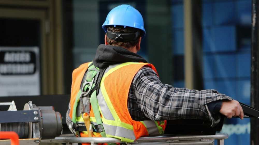 La Spagna sperimenta la settimana lavorativa di quattro giorni; il governo valuta una proposta di Más País