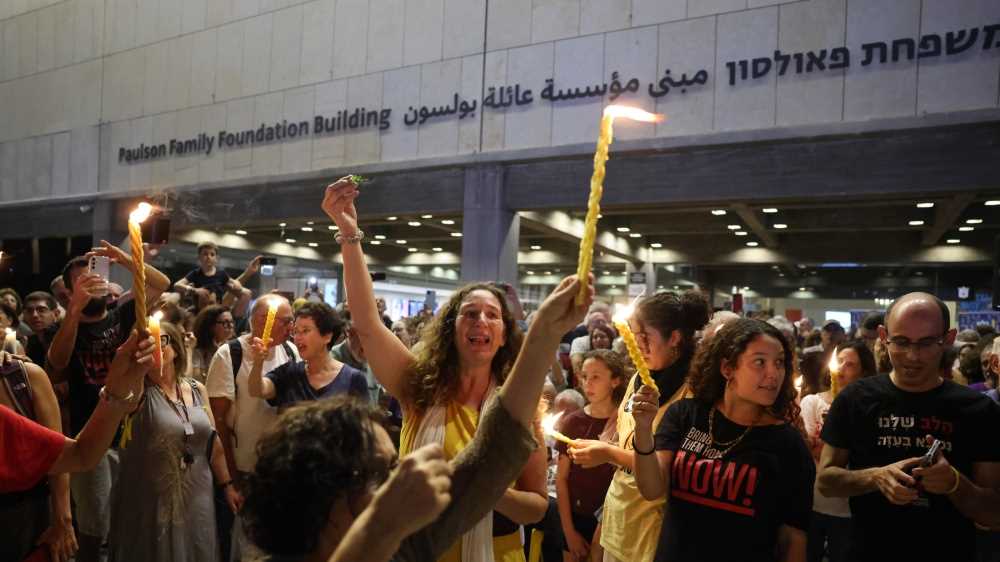 L’attesa per il rilascio degli ostaggi israeliani che potrebbe avvenire prima dell’atterraggio di Trump a Tel Aviv