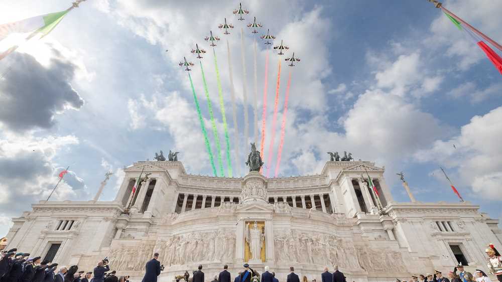 L’Italia celebra il 2 giugno. Mattarella, una data che segnò un atto di libertà senza precedenti