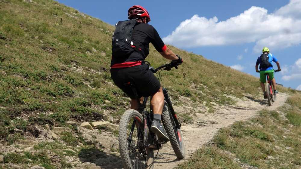 L’Italia investe nel turismo in bicicletta, vale 7,4 miliardi, nel Pnrr ci sono 600 milioni per lo sviluppo