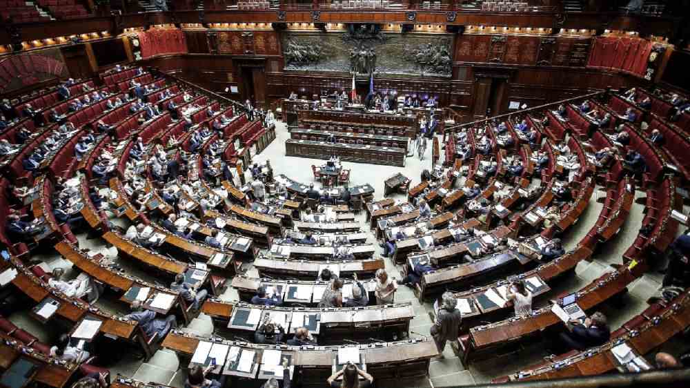 Legge di bilancio, il centrodestra va all'attacco