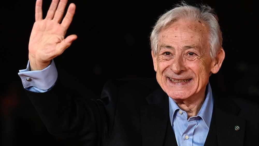 Leo Gullotta compie gli anni, auguri all'attore che ha incantato il pubblico con risate e lacrime