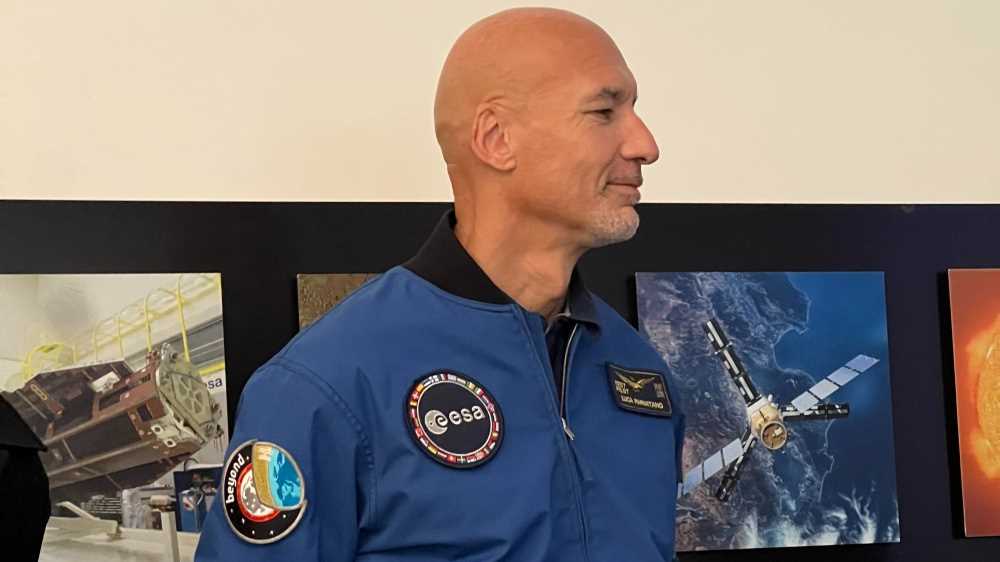 Luca Parmitano presenta il suo nuovo libro "Camminare tra le stelle". Allacciatevi le cinture, si parte per lo spazio