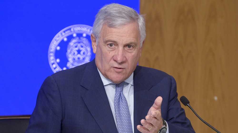 Maggioranza, Tajani e Forza Italia attaccano sul terzo mandato per i Governatori, la Lega chiede un vertice