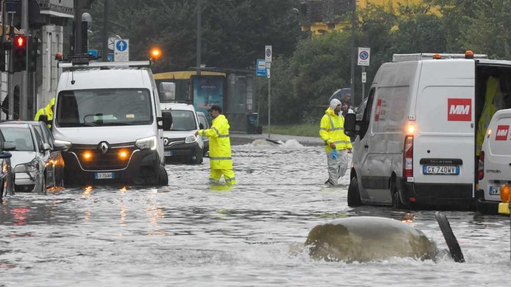 Maltempo, a Milano esonda il Seveso, nell'Alessandrino si cerca una donna dispersa