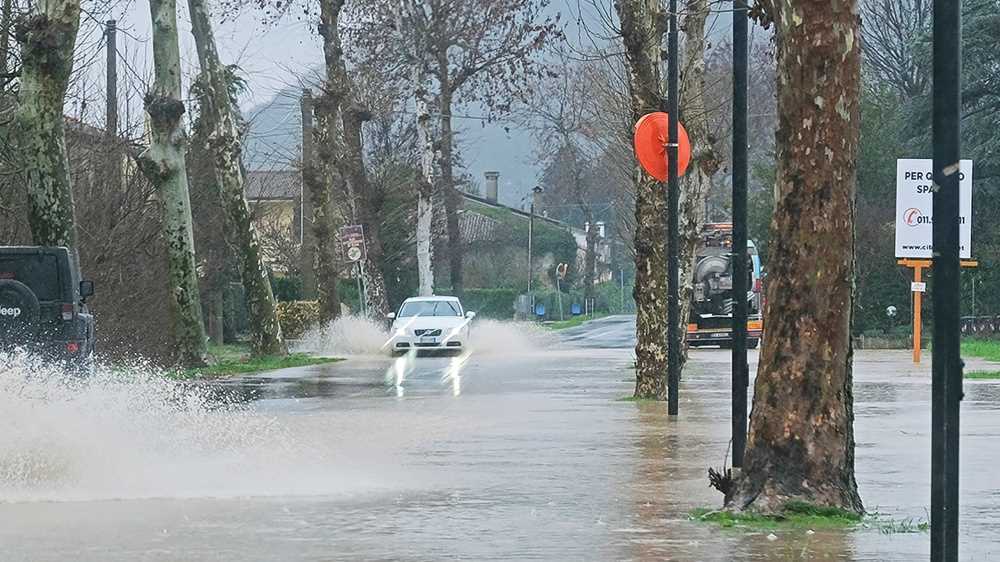 Maltempo in tutta Italia, al nord una delle nevicate più forti degli ultimi anni. Resta l'allerta in Emilia