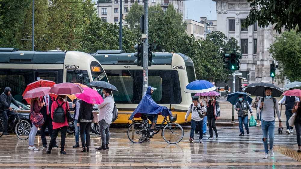 Maltempo, scatta l’allerta rossa su Abruzzo e Sardegna. Le città chiudono scuole e uffici pubblici