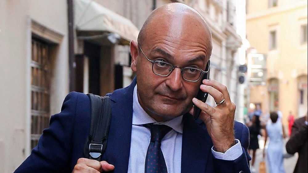 Manovra, pressing del M5S per il carcere agli evasori