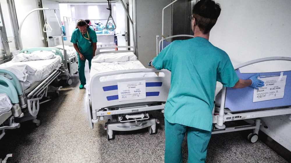 Marano di Napoli: donna seviziata  in casa per ore dal compagno, infermiere di sala operatoria