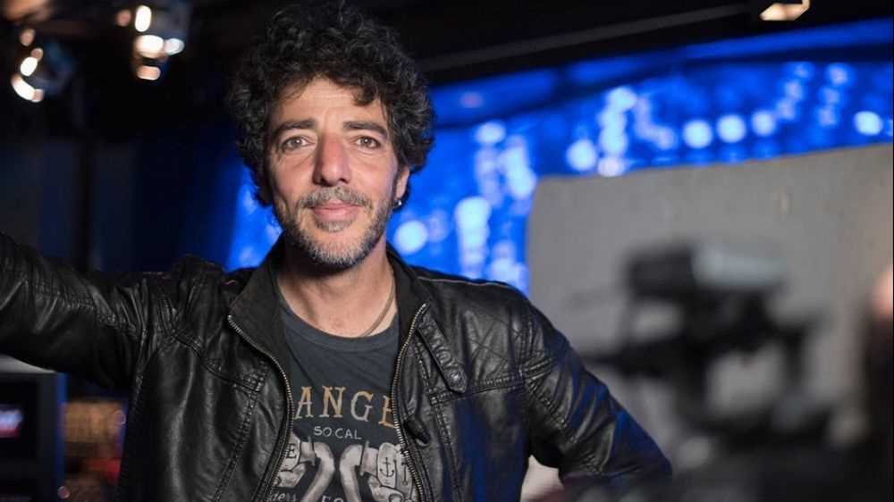 Max Gazzè in collegamento su RTL 102.5, "Spero di tornare presto in studio con i miei musicisti per registrare il disco"