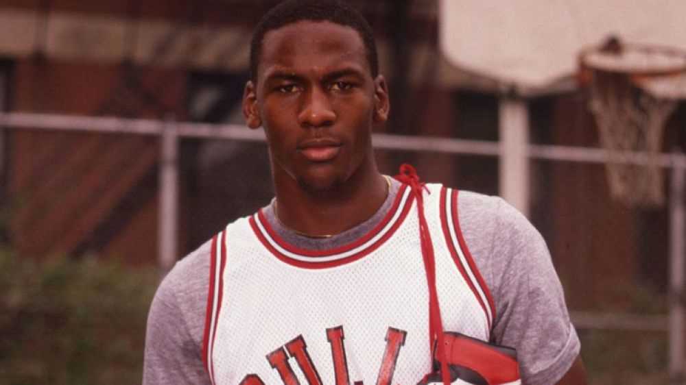 Michael Jordan: all'asta le sue Jordan Nike Air del 1985 da Sotheby's a 150000 dollari