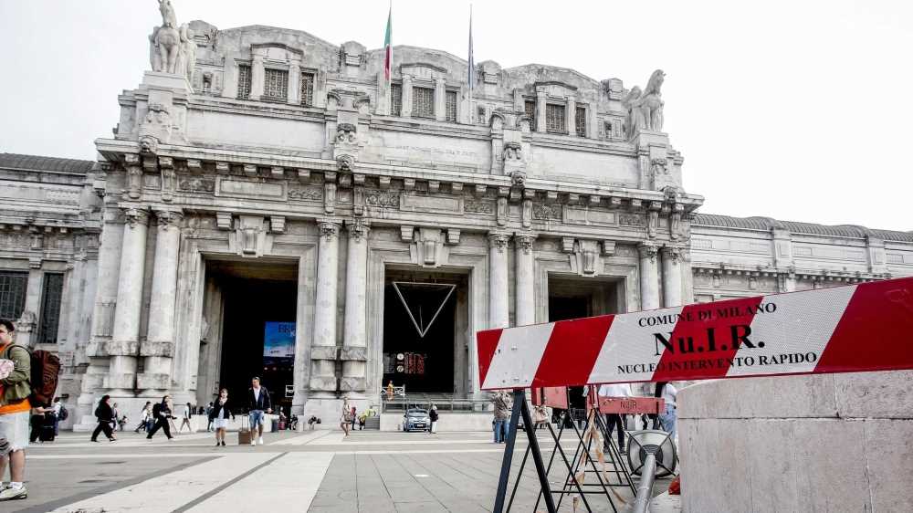 Milano: alla stazione centrale  inseguimento  e rissa per un  cellulare rubato, in fin di vita il ladro