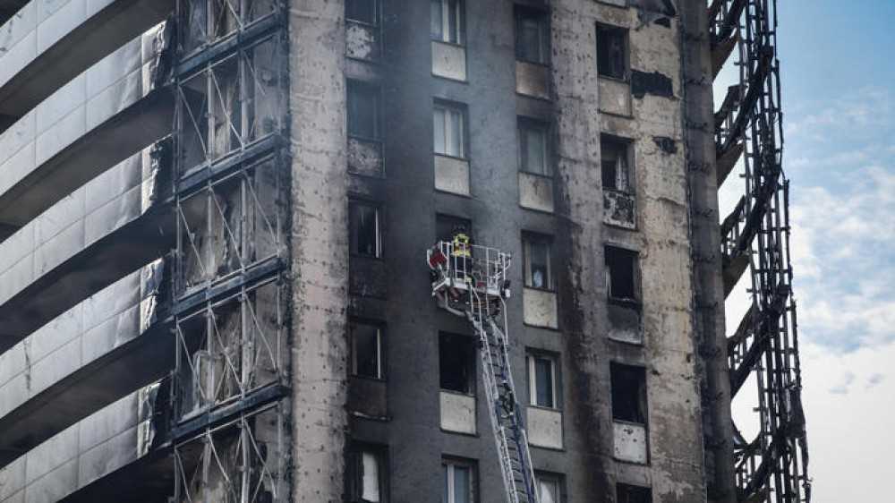 Milano: perquisizioni per fare luce sull'incendio del grattacielo, sotto accusa i pannelli esterni
