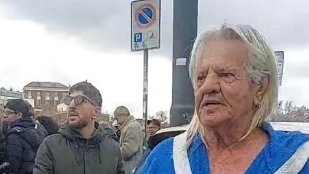 Mister Ok rinuncia al tradizionale tuffo nel Tevere: colpa di un improvviso mal di schiena