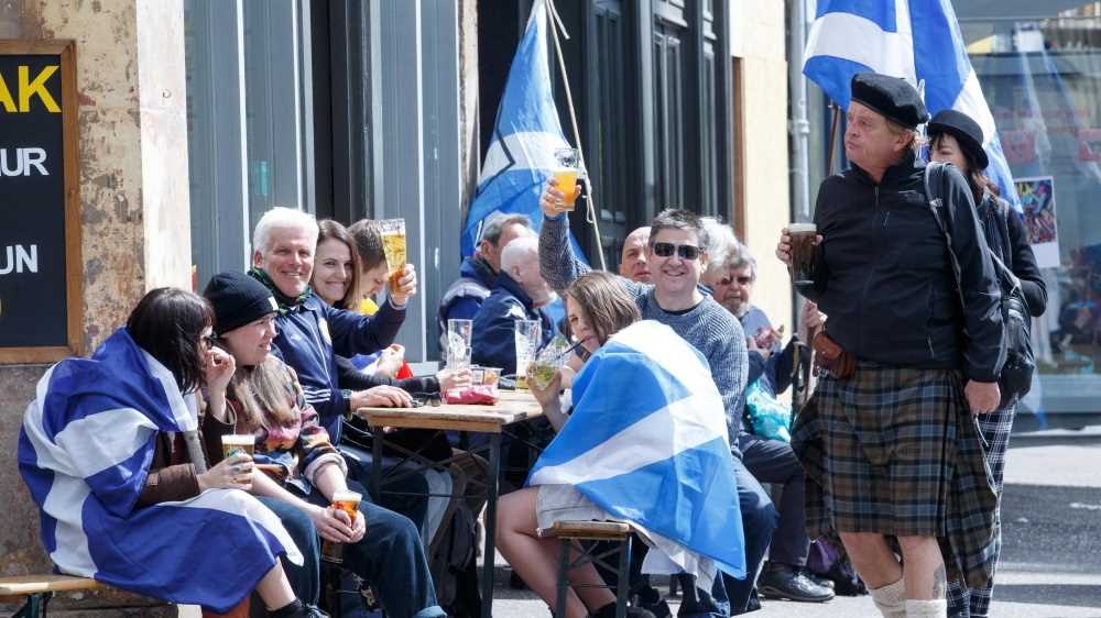 Mondiali 2026, i tifosi della Scozia invadono Boston e mandano i pub in crisi di birra