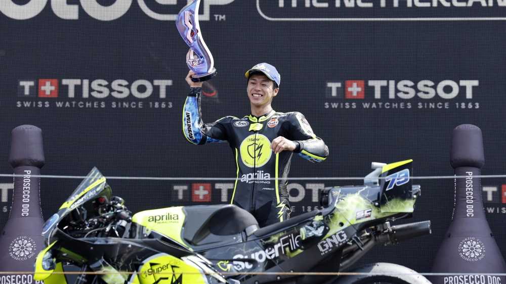 MotoGP, Ai Ogura vince ad Assen, fuori Bezzecchi