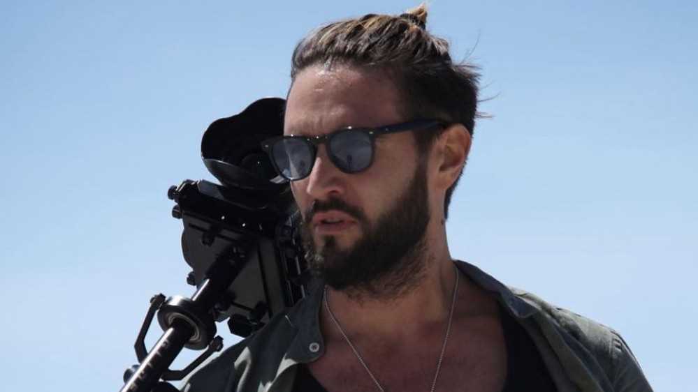 Natale con Delia, finalmente un amore ritrovato: Alex Belli festeggia il compleanno su RTL 102.5 News