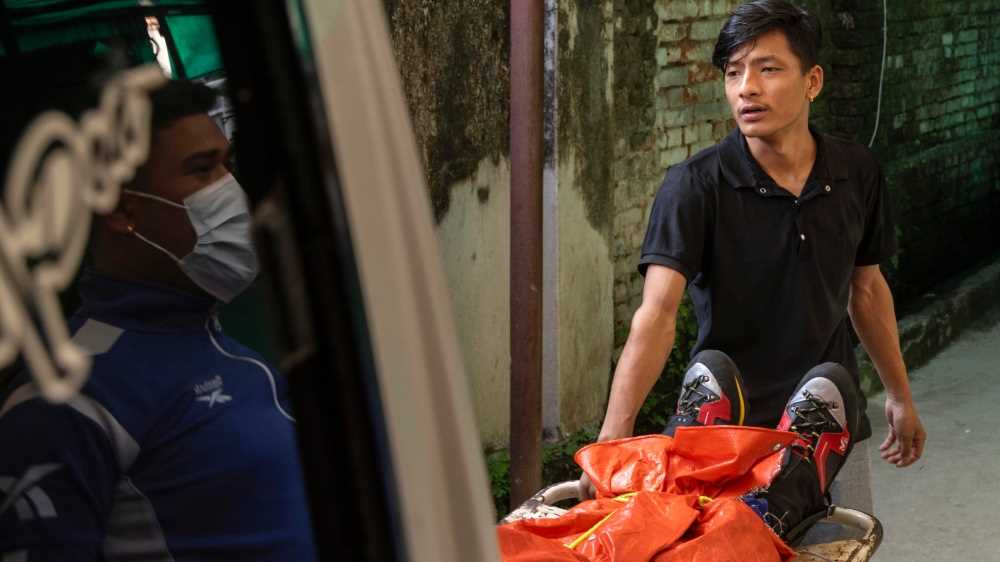 Nepal: sono sette gli alpinisti italiani che mancano all'appello, dopo le rovinose valanghe suil''Himalaya