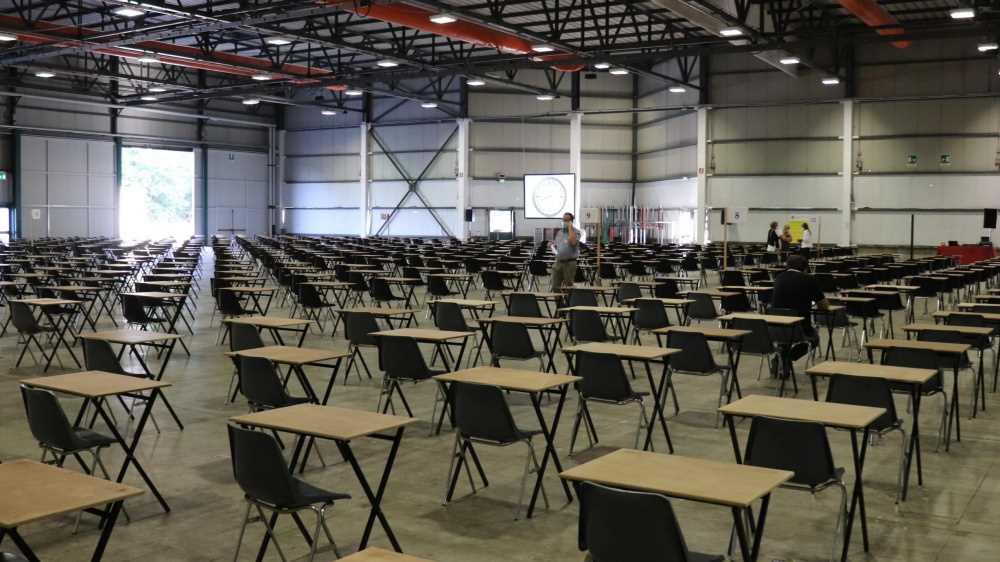 Notai, bufera sul testo on line con giudizi sui candidati del concorso: dai nomi dei Santi a “graziato” e “carina”