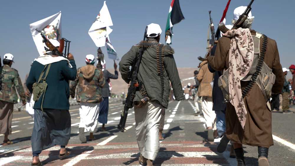 Notte di raid contro i ribelli Houthi dello Yemen: Usa e Gran Bretagna firmano gli attacchi, si teme escalation