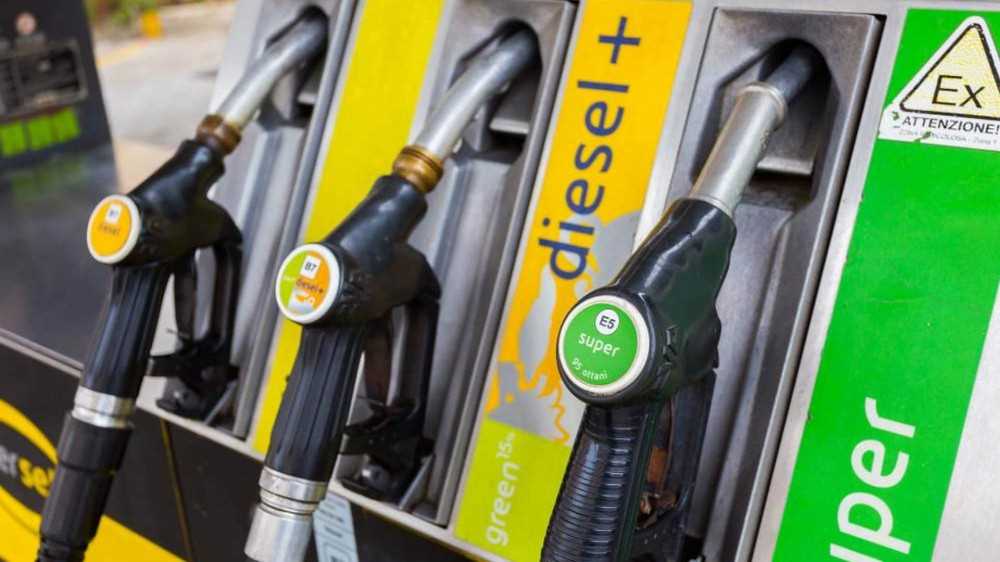 Nuovo record per il prezzo della benzina, che si avvicina a 1,6 euro al litro