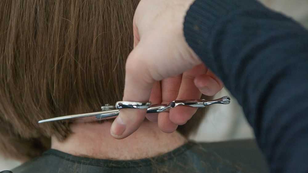 Offre lavoro a parrucchieri "felici", ma l'annuncio viene considerato discriminatorio